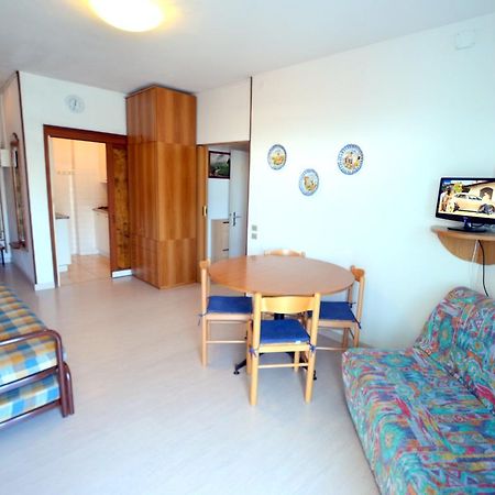 Апартаменты Lignano Sabbiadoro Sea Front Экстерьер фото